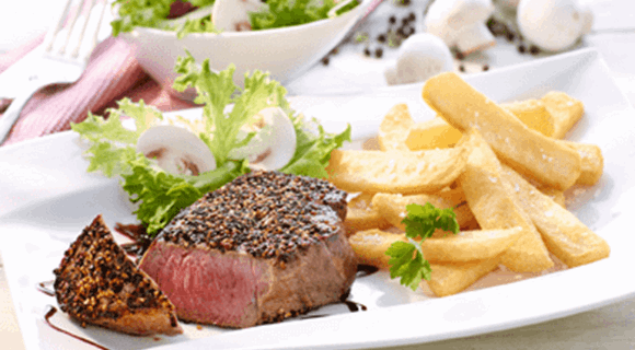 HOVĚZÍ STEAK S KOŘENĚNOU KŮRKOU